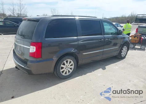 2016 Chrysler Town & Country Touring z USA, uszkodzony, nr VIN 2C4RC1BG9GR230859